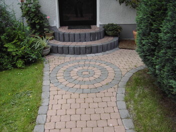 Betonpflaster Stufen am Eingang